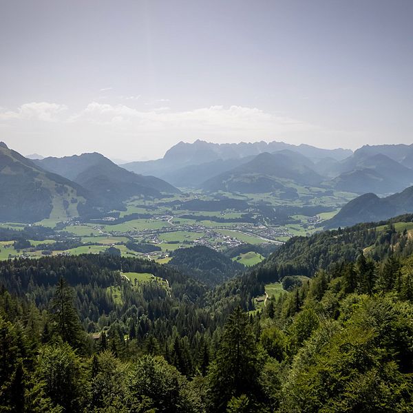 andi-gruhle-taubenseehuette-blick-ueber-kaiserwinkl