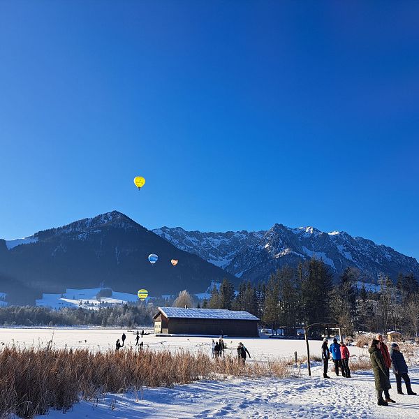 kaiserwinkl-alpin-ballooning-panorama