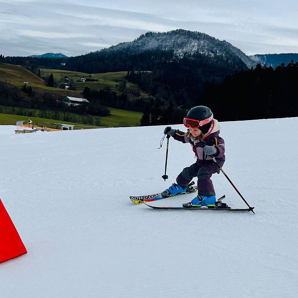 kaiserwinkl-magazin-skifahren-in-koessen-4