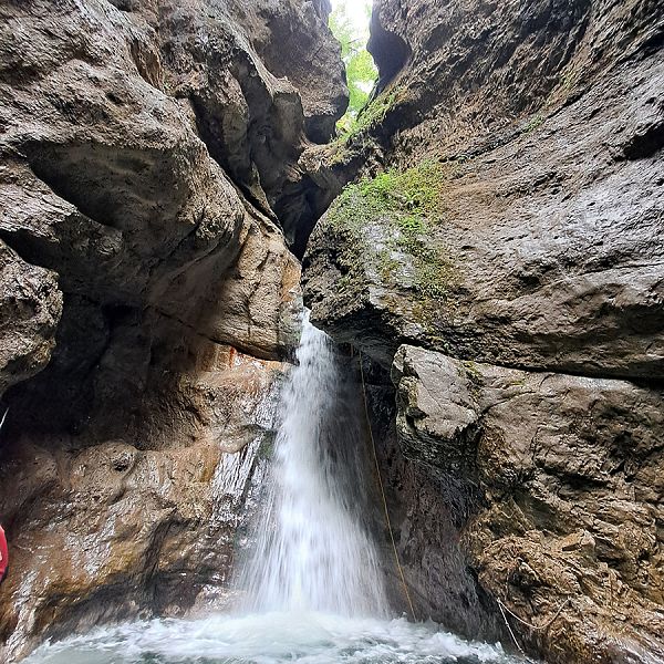 kaiserwinkl-miriamwagner-canyoning-03