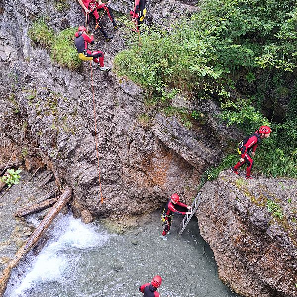 kaiserwinkl-miriamwagner-canyoning-09