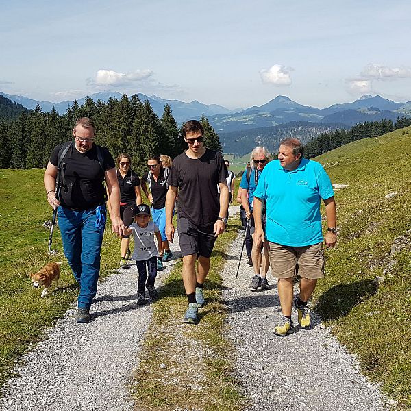 kaiserwinkl-promiwanderung-mit-felix-neureuther-8