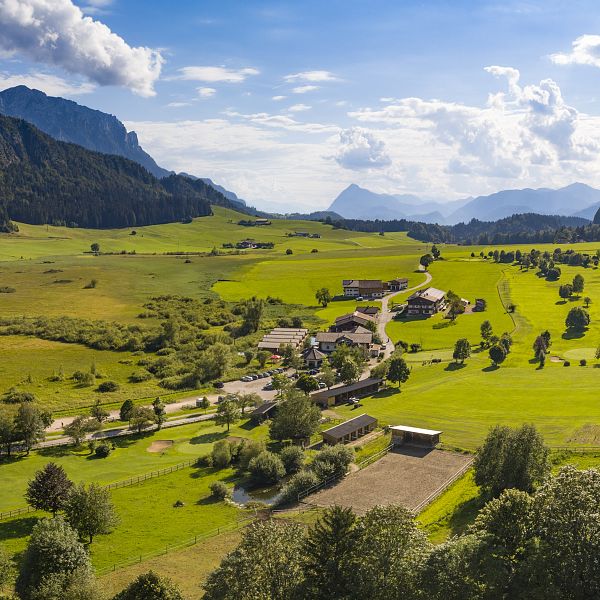 kaiserwinkl-urlaub-landschaft-walchsee-sommer-schwemm-1