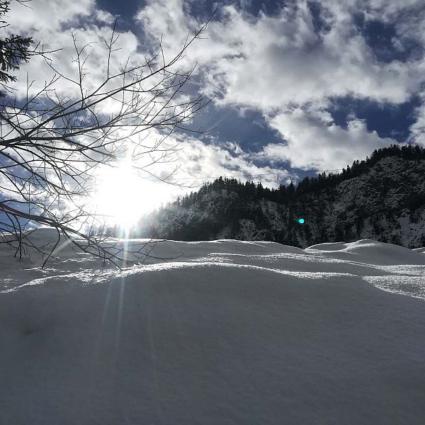 sonne-im-schnee-kaiserwinkl