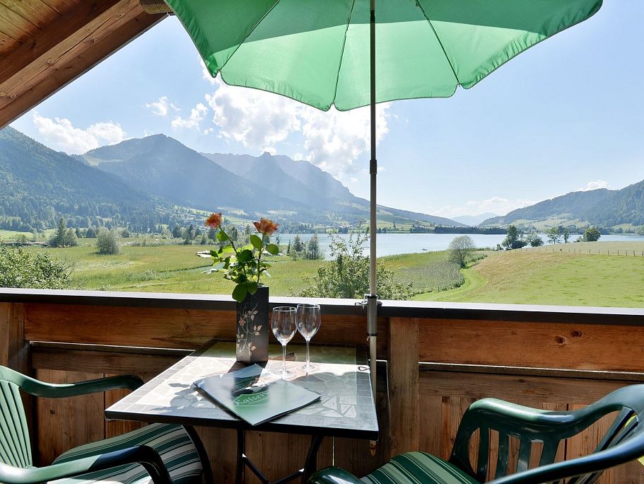 Blick von Frühstückspension auf den Walchsee