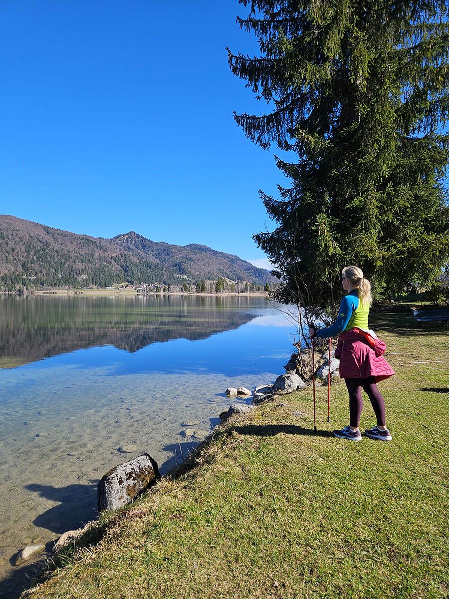 kaiserwinkl-lena-schindler-wanderen-im-frühling-11-wanderweg-nordseite