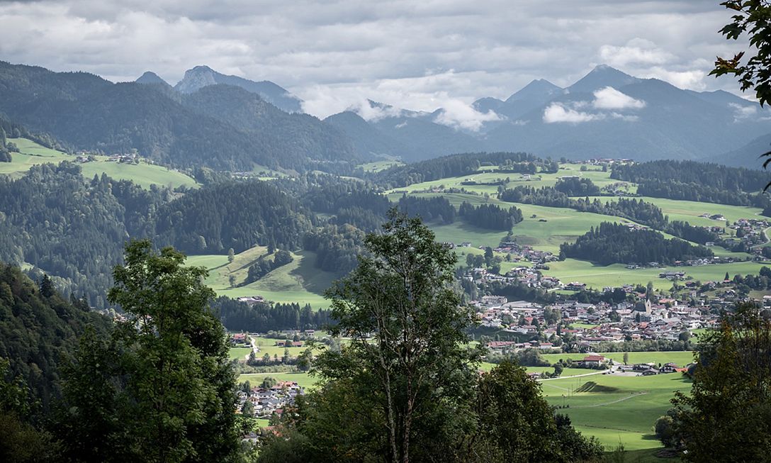 Kaiserwinkl_AndreasGruhle_Edernalm Ottenalm_05_Kössen im Tal