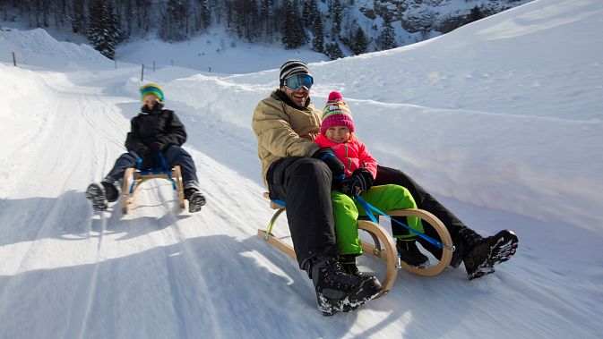 kaiserwinkl-schlitten-rodel-walchsee-familie