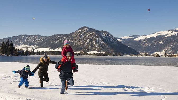 kaiserwinkl-schneeschuh-winterwandernfamilie-fotograf-bergmann-18